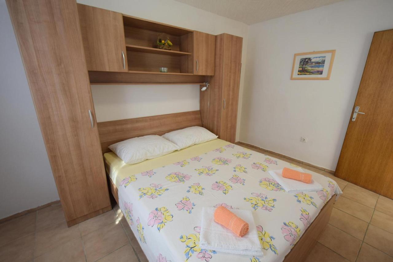 Apartments Buturajac Krk Town Exterior foto