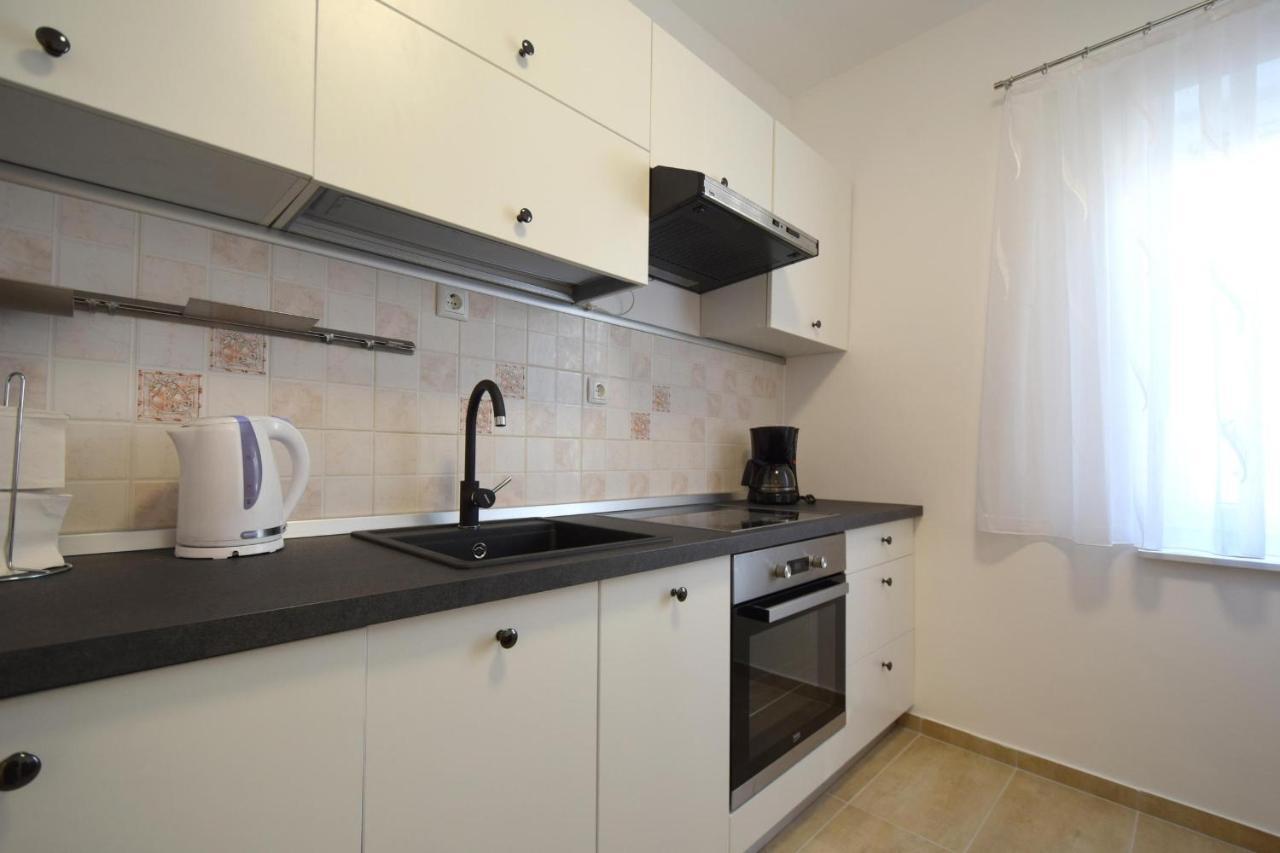 Apartments Buturajac Krk Town Exterior foto